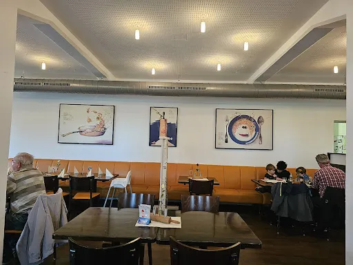 Bild von Restaurant „Makkaroni“, Shop und Gläserner Produktion