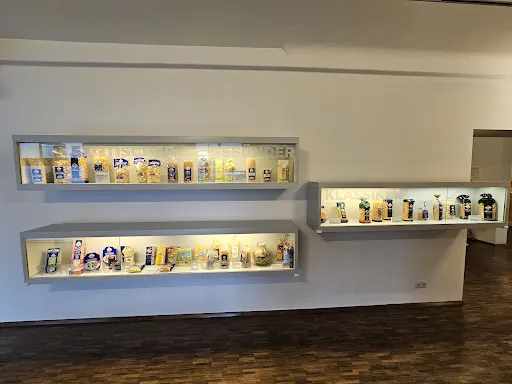 Bild von Restaurant „Makkaroni“, Shop und Gläserner Produktion