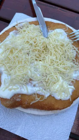 Bild von Spezialitätenhaus und Lángos Maxe