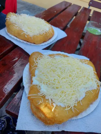 Bild von Spezialitätenhaus und Lángos Maxe