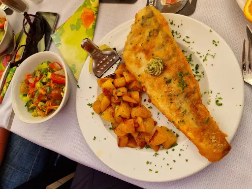 Bild von Tony's Restaurant im Remmler Hof deutsche und vietnamesische Küche in Brome Restaurant mit Biergarten
