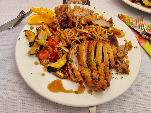 Bild von Tony's Restaurant im Remmler Hof deutsche und vietnamesische Küche in Brome Restaurant mit Biergarten
