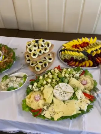 Bild von Tony's Restaurant im Remmler Hof deutsche und vietnamesische Küche in Brome Restaurant mit Biergarten