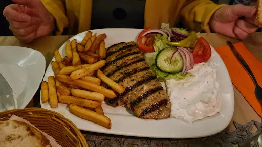 Bild von Kosta´s Eanos Taverne im Tennisclub Wiescheid