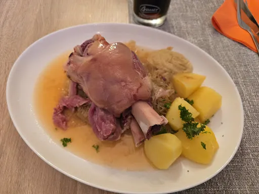 Bild von Landgasthaus “Zur Quelle” - Restaurant mit Bowling & Pension