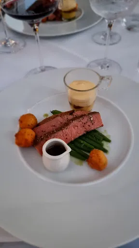 Restaurant Charles' & Frank's