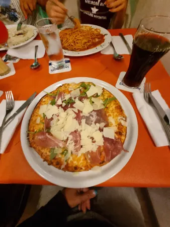 Bild von La Bella Toscana. Ristorante Pizzeria Italienische und Indische küche