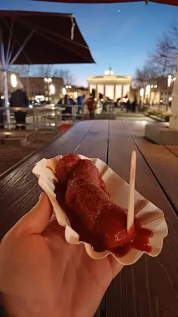Bild von Curry Wolf Unter den Linden