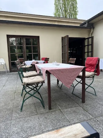 Bild von "Lutter & Wegner" im Schloss Glienicke