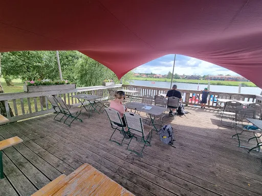 Bild von Biergarten und Bootsverleih