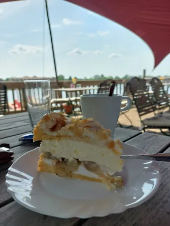 Bild von Biergarten und Bootsverleih