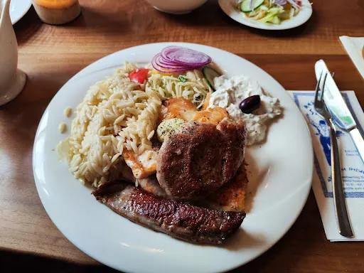 Bild von Restaurant Syrtaki (Küchenschluss 20 Uhr, Montags Ruhetag)
