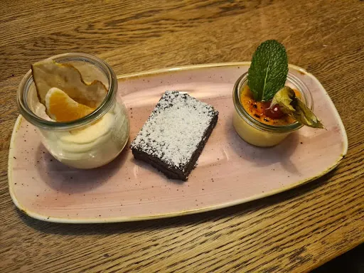 Bild von Essen und Trinken Im Hof
