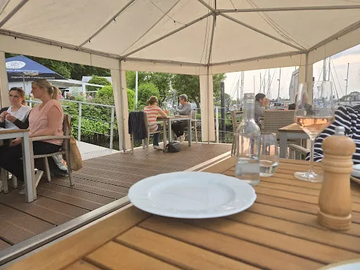Bild von Riverside Restaurant & Cafe
