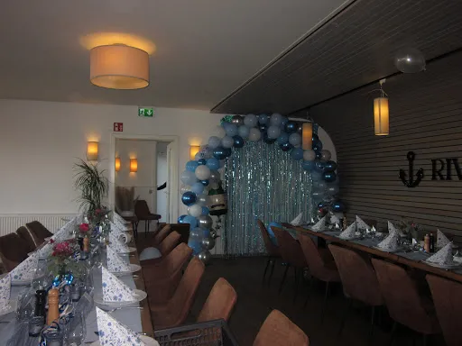 Bild von Riverside Restaurant & Cafe