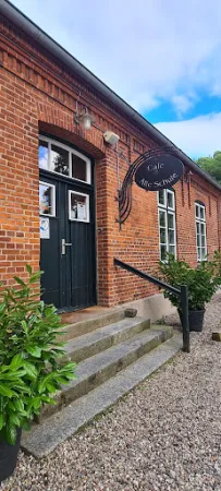 Bild von Café Alte Schule by Erna