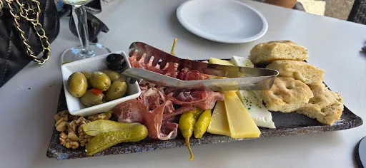 Bild von Kovas Balkan Restaurant | Hochzeitslocation | Catering