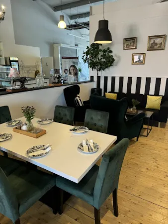 Bild von Café Edelweiss im Rosenrot