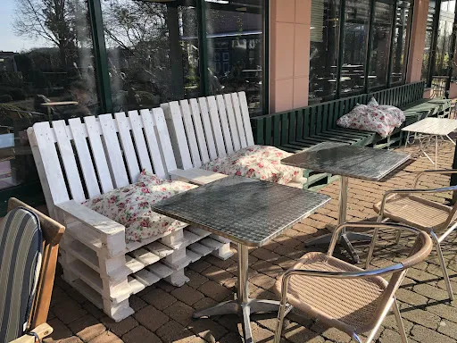 Bild von Café Edelweiss im Rosenrot