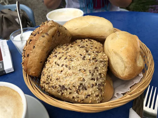 Bild von Café Edelweiss im Rosenrot