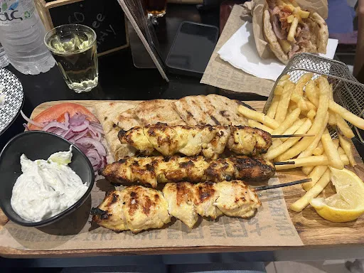Bild von 360 Three Sixty Gyros and More