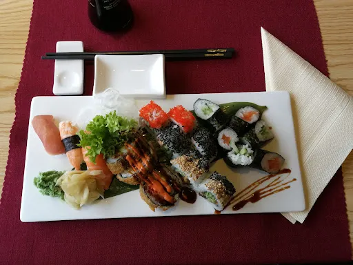 Bild von Sushi & China Restaurant Ye Shan Fang