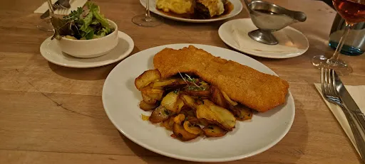 Bild von Krone Alt-Hoheneck - Das Gasthaus mit Festsaal am Neckar