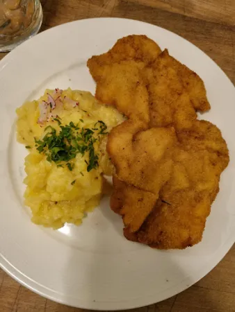 Bild von Krone Alt-Hoheneck - Das Gasthaus mit Festsaal am Neckar