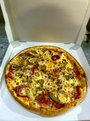 Azadi Pizzeria & Döner