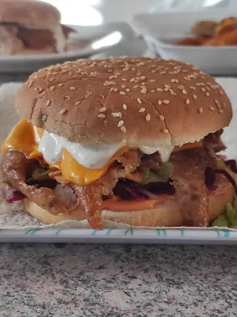 Bild von AZADÎ Döner & Pizzeria