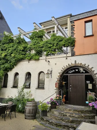 Bild von Wein im Turm - Weingut J. Schmitt