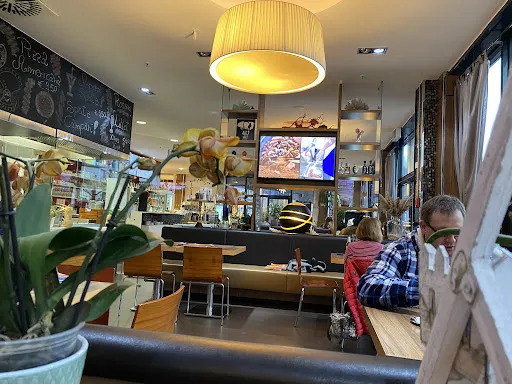 Bild von Café Gelato Pizza Pasta by Elvis