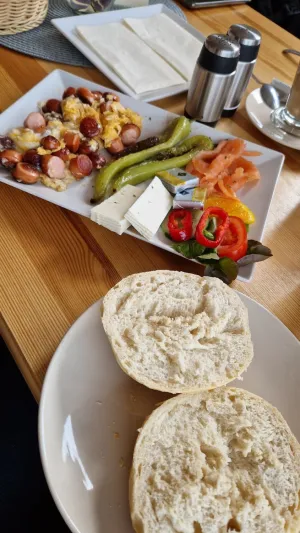 Lili's Bistro