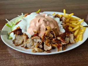 Kebap Pizza Döner - Servet Bayindir