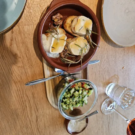 Bild von Glücklich - Tapas Restaurant , Kunst - Café