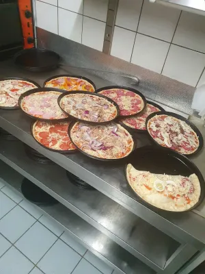 Pizzeria und Eiscafe AROMA