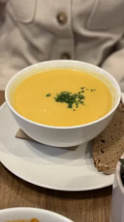 Bild von Suppe mag Brot - Suppenbar & Café
