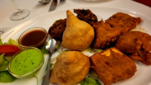 Bild von Red Chillies - Indisches Restaurant, Bar, Lounge. Inhaber S.Dhaliwal