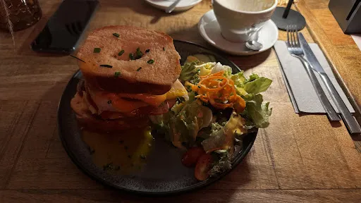 Bild von 9 TO 5 - Café & Brunch