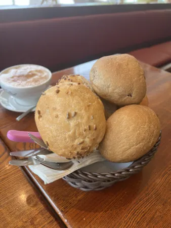 Bild von Schweinske Restaurant in Hamburg Neugraben - Schnitzel, Burger & Frühstück