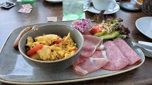 Bild von Schweinske Restaurant in Hamburg Neugraben - Schnitzel, Burger & Frühstück