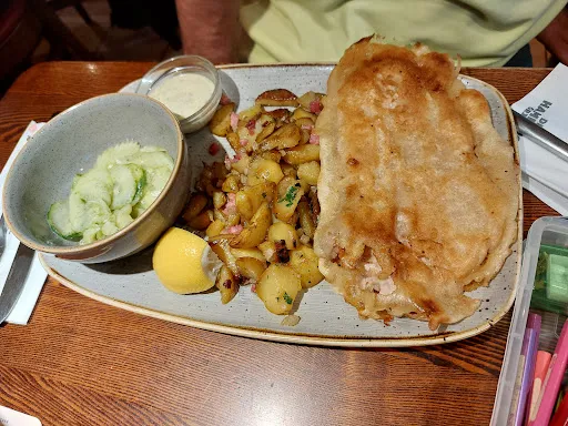 Bild von Schweinske Restaurant in Hamburg Neugraben - Schnitzel, Burger & Frühstück