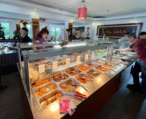 Bild von Mr. Wu Chinesisch und Mongolisches Restaurant & Hotel Mit Kegelbahn