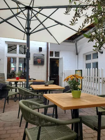 Bild von Hemingway's - Café, Bar, Restaurant
