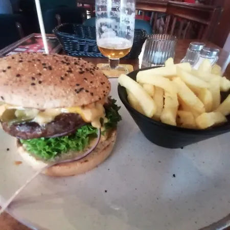 Bild von Hemingway's - Café, Bar, Restaurant