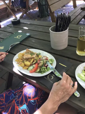 Bild von Hof von Oldenburg Jever - Frühstück / Mittagessen / Kuchen