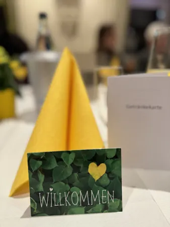 Bild von Hof von Oldenburg Jever - Frühstück / Mittagessen / Kuchen