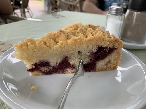 Bild von Hof von Oldenburg Jever - Frühstück / Mittagessen / Kuchen
