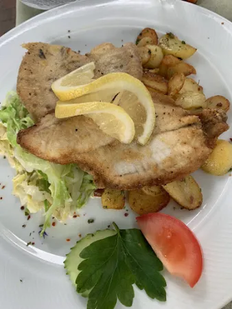 Bild von Hof von Oldenburg Jever - Frühstück / Mittagessen / Kuchen