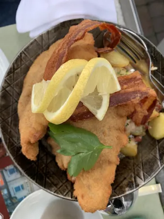 Bild von Hof von Oldenburg Jever - Frühstück / Mittagessen / Kuchen